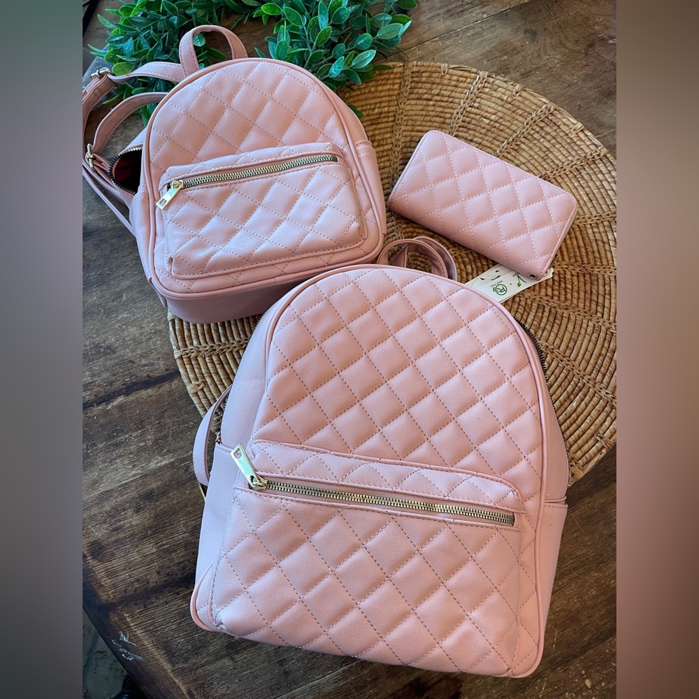 Quilted Pink Women's Backpack - Stylish Everyday Bag